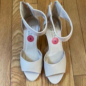 Nicole Miller heels . Size 6